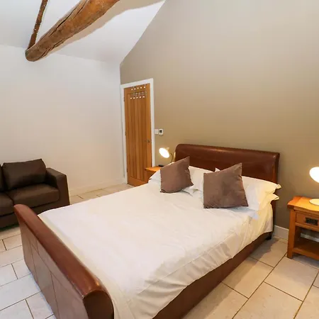 The Holt Barn 펜션